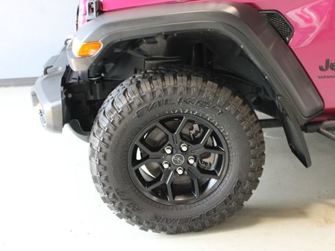 Used 2024 Jeep Wrangler Unlimited Sport AWD/4WD image 4