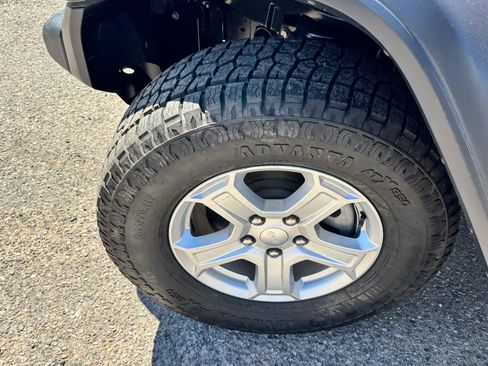 Used 2020 Jeep Wrangler Sport AWD/4WD image 11