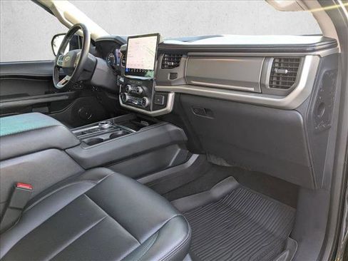 Used 2024 Ford Expedition XLT RWD image 20