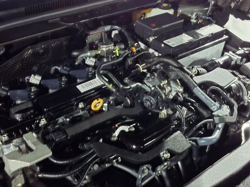 Used 2025 Toyota Corolla Cross XLE image 24