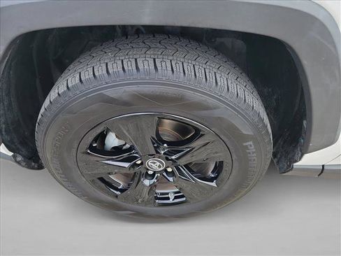 Used 2019 Toyota RAV4 XLE image 9