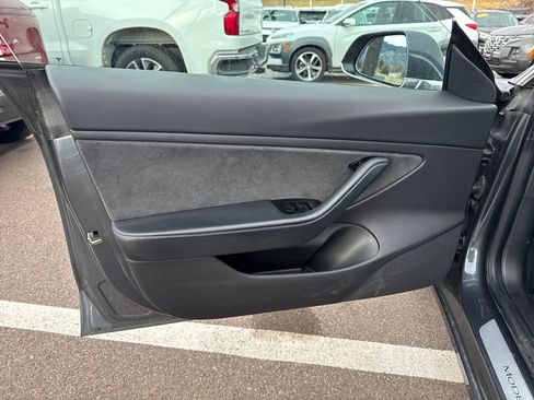 Used 2019 Tesla Model 3 Long Range image 36