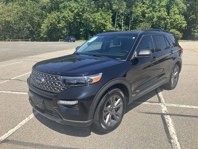 Used 2021 Ford Explorer XLT w/ XLT Sport Appearance Package