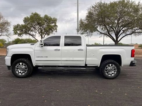 Used 2017 GMC Sierra 2500 Denali w/ Duramax Plus Package image 5