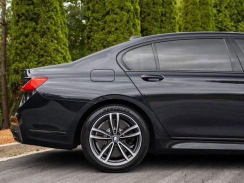 Used 2021 BMW 740i xDrive w/ M Sport Package AWD/4WD image 13