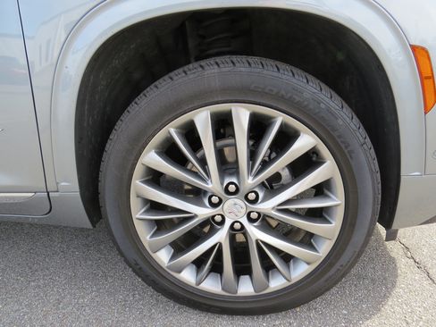 Used 2025 Buick Enclave Avenir w/ Super Cruise Package AWD/4WD image 8