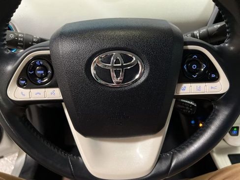 Used 2018 Toyota Prius Prime Premium image 41