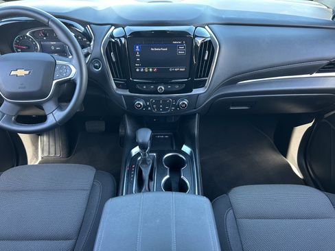Certified 2023 Chevrolet Traverse LT FWD image 16