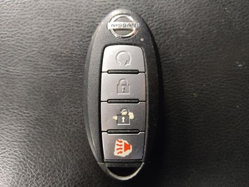 Used 2019 Nissan Pathfinder SV image 32