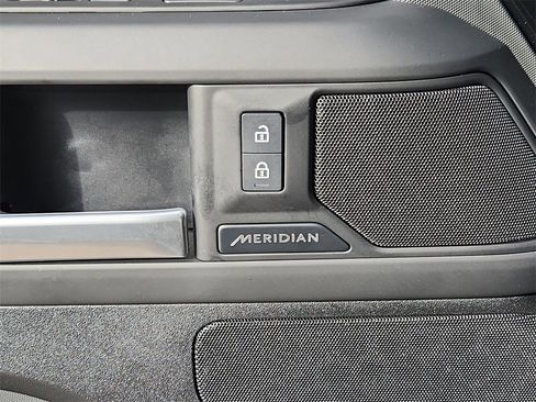 Used 2025 Land Rover Defender 110 S image 29