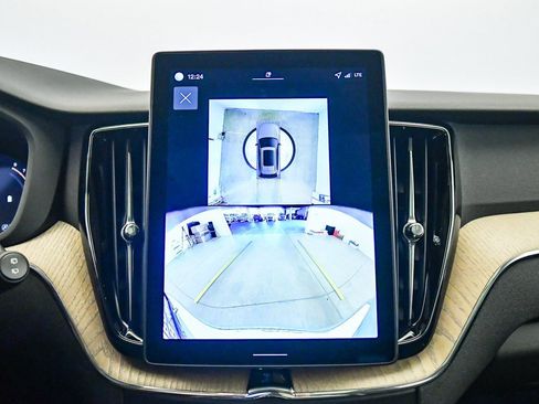 New 2026 Volvo XC60 B5 Plus w/ Climate Package PRO image 28