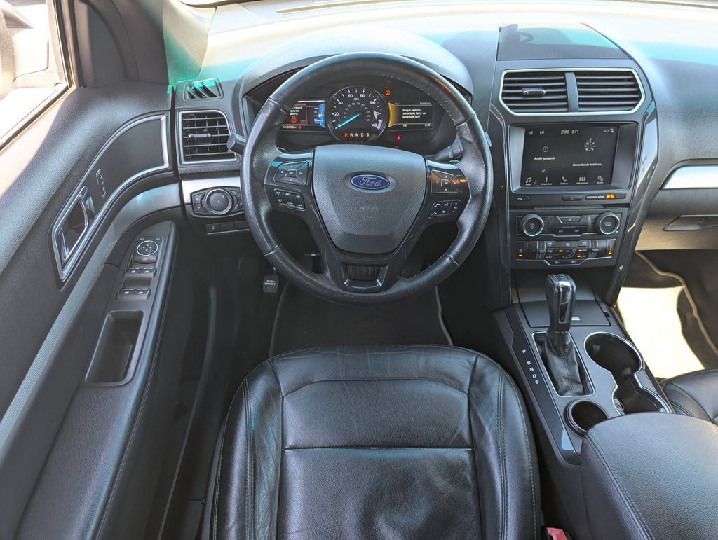 Used 2017 Ford Explorer XLT w/ Equipment Group 202A FWD image 28