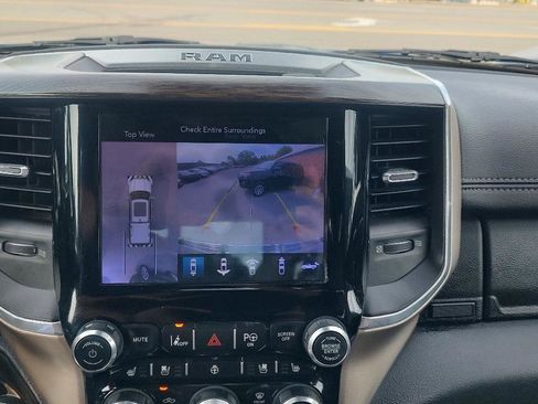 Used 2019 RAM 1500 Laramie AWD/4WD image 10