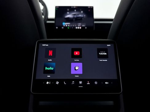 Used 2024 Tesla Model 3 Standard Range image 33