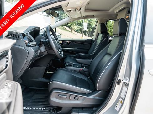 Used 2025 Honda Odyssey Touring image 26