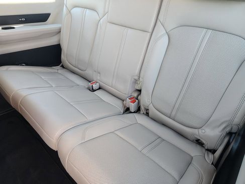 Used 2023 Jeep Wagoneer 4WD w/ Rear Seat Video Group 1 image 10