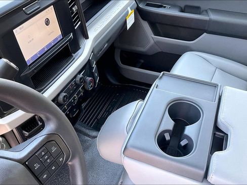 New 2025 Ford F550 2WD Regular Cab Super Duty w/ XL Chrome Package image 8