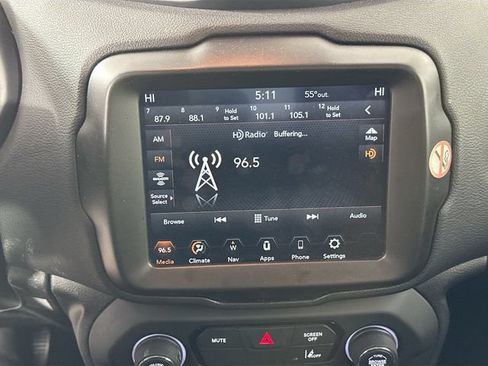 Used 2023 Jeep Renegade Trailhawk AWD/4WD image 12