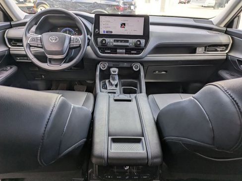 Used 2025 Toyota Grand Highlander FWD image 18