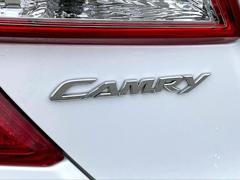 Used 2014 Toyota Camry SE FWD image 30