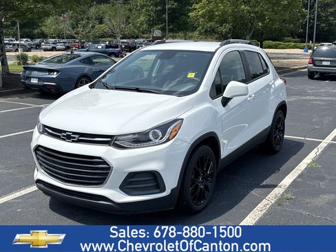 Used 2022 Chevrolet Trax LT w/ Sport Edition FWD image 1