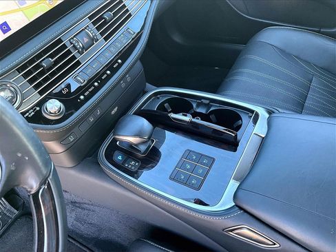 Used 2024 Lexus LS 500 w/ Interior Upgrade Package image 17