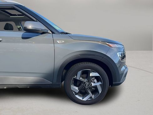 Used 2025 Hyundai Venue SEL FWD image 26