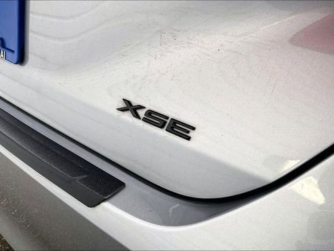 Used 2021 Toyota Avalon XSE image 7