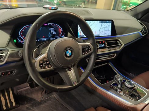 Used 2022 BMW X5 xDrive40i w/ M Sport Package AWD/4WD image 4