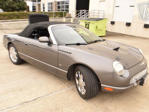 Used 2003 Ford Thunderbird image 23