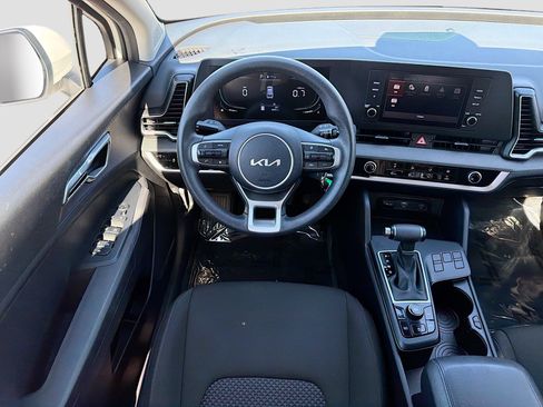 Used 2024 Kia Sportage LX image 16