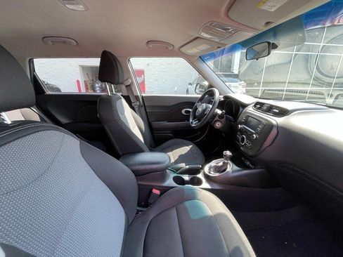 Used 2017 Kia Soul + FWD image 3