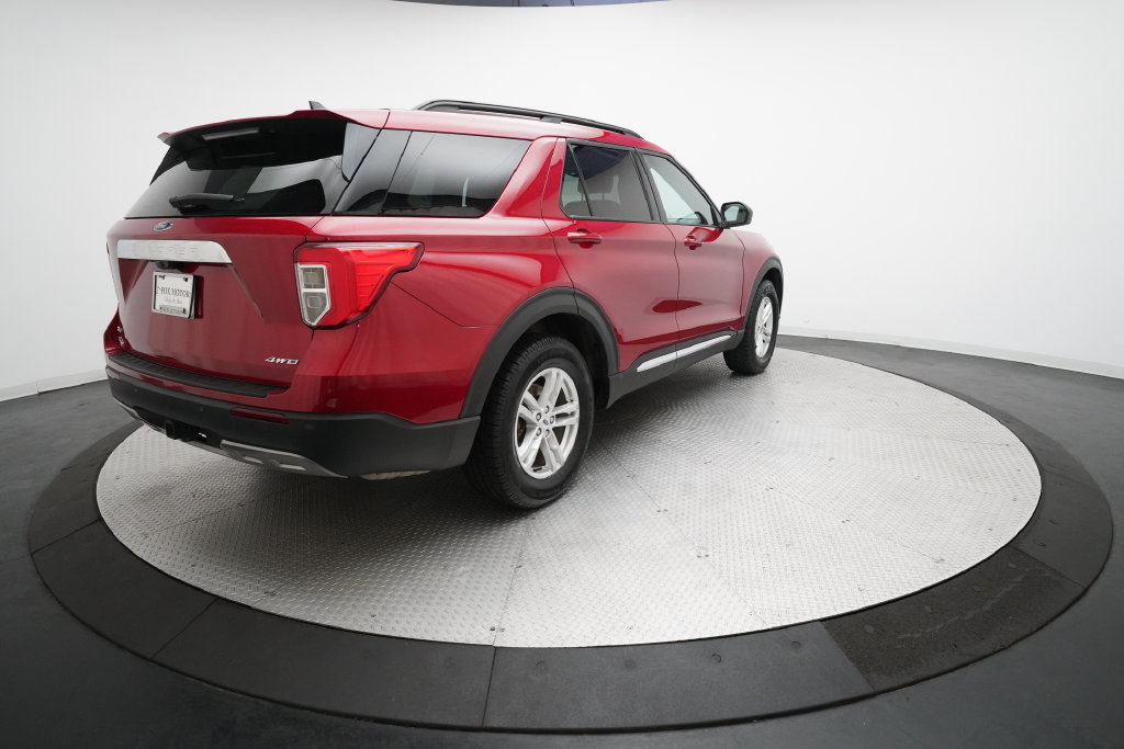 Certified 2023 Ford Explorer XLT w/ Equipment Group 202A AWD/4WD image 34