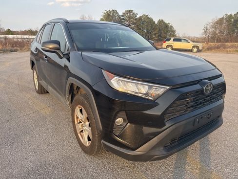Used 2019 Toyota RAV4 XLE w/ Carpet Mat Package image 2