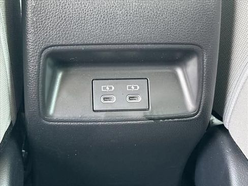 Used 2025 Toyota Corolla LE FWD image 15