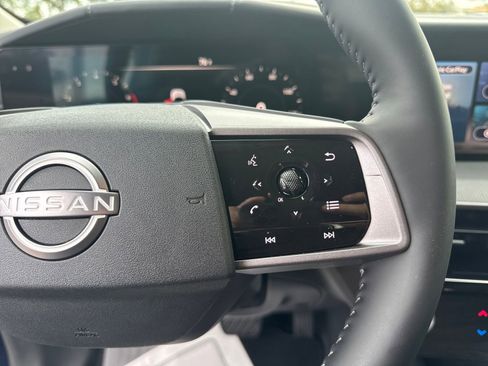 Certified 2025 Nissan Murano SV image 14