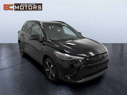 Used 2023 Toyota Corolla Cross XSE w/ Convenience Package image 7