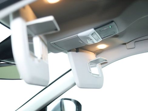 Used 2023 Nissan Rogue SV image 19