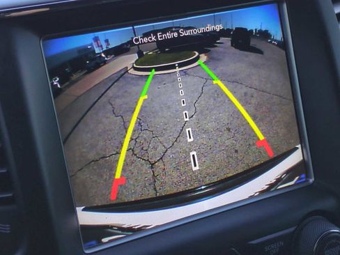 Used 2018 Jeep Grand Cherokee Altitude image 15