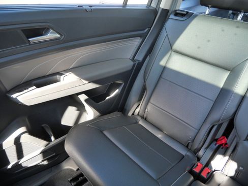 Certified 2023 Volkswagen Atlas SEL AWD/4WD image 12