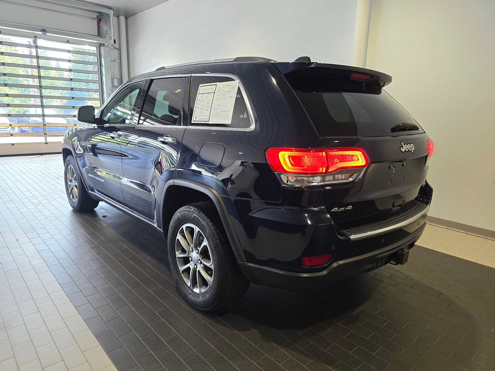 Used 2016 Jeep Grand Cherokee Limited w/ Trailer Tow Group IV AWD/4WD image 3