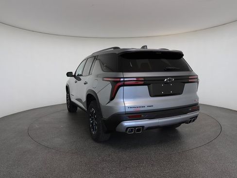 Used 2025 Chevrolet Traverse Z71 w/ Enhanced Driving Package image 12