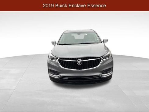 Used 2019 Buick Enclave Essence image 2