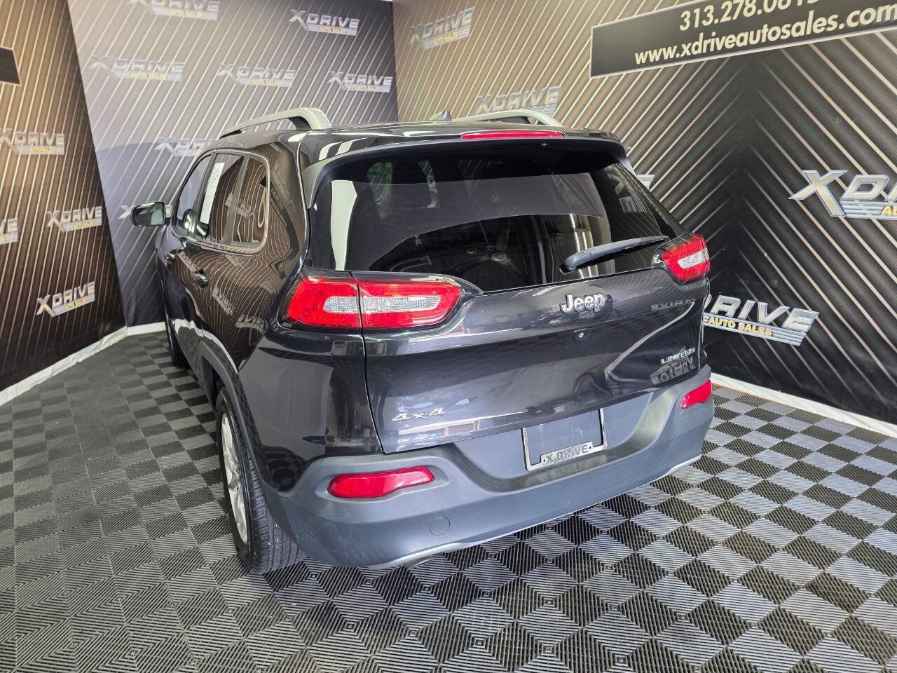Used 2016 Jeep Cherokee Limited AWD/4WD image 12