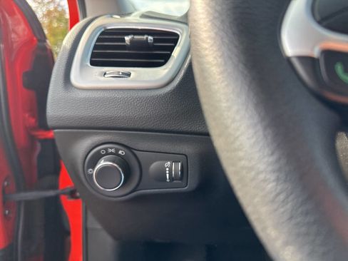 Used 2018 Jeep Compass Sport image 13