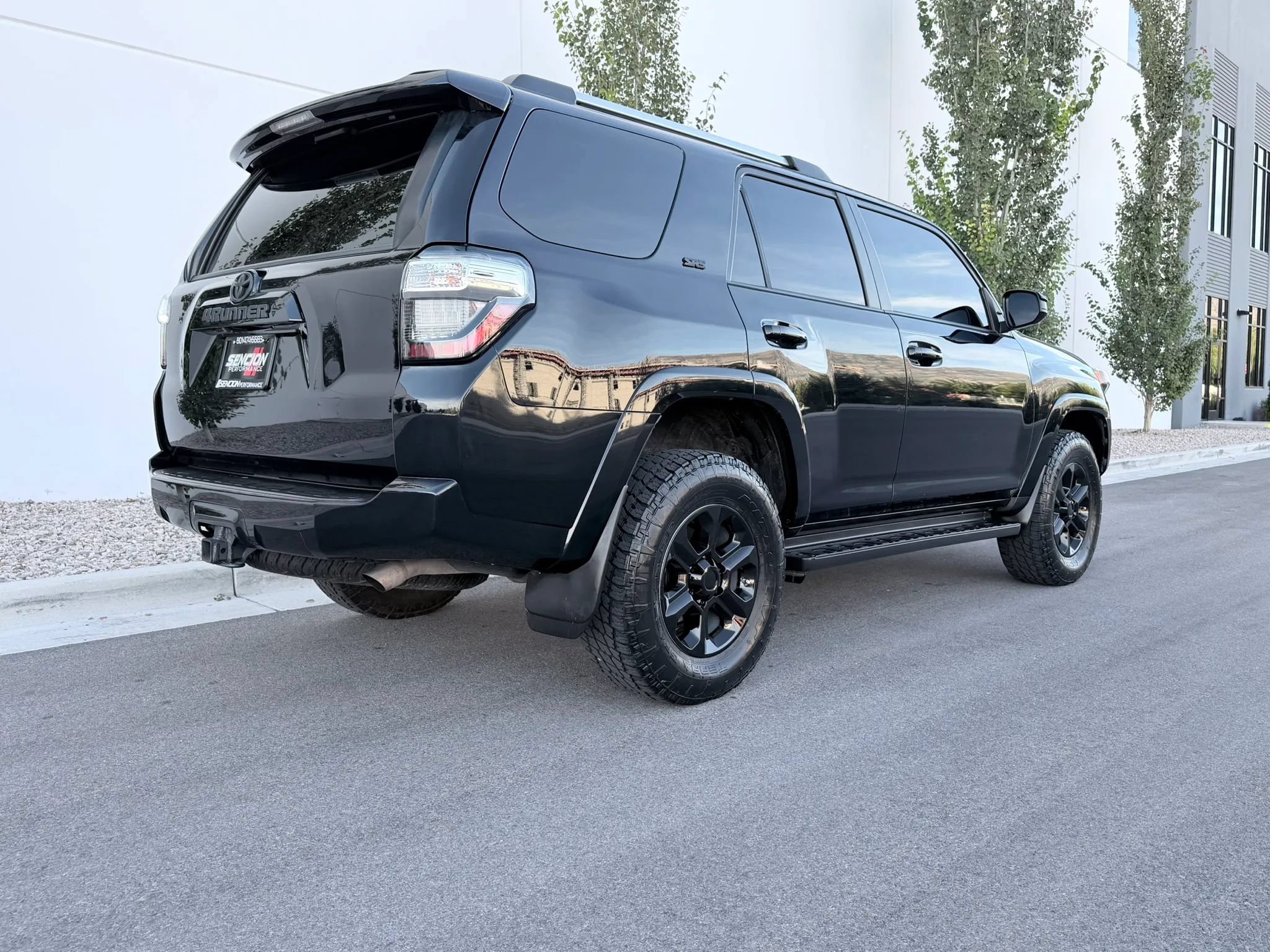 Used 2021 Toyota 4Runner SR5 AWD/4WD image 5