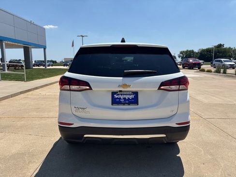 Used 2024 Chevrolet Equinox LT w/ LPO, Floor Liner Package FWD image 8