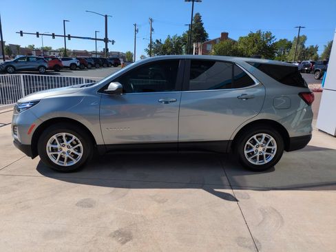 Used 2024 Chevrolet Equinox LT AWD/4WD image 2