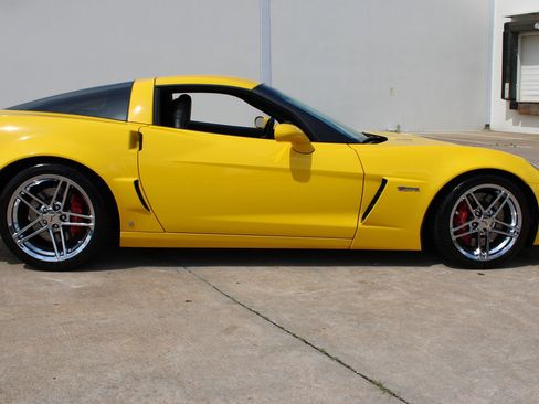 Used 2007 Chevrolet Corvette Z06 w/ Preferred Equipment Group RWD image 31