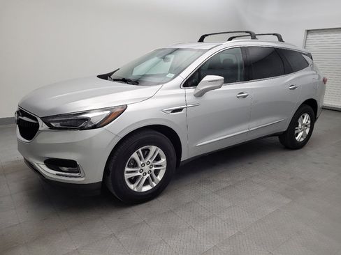 Used 2019 Buick Enclave Essence image 2